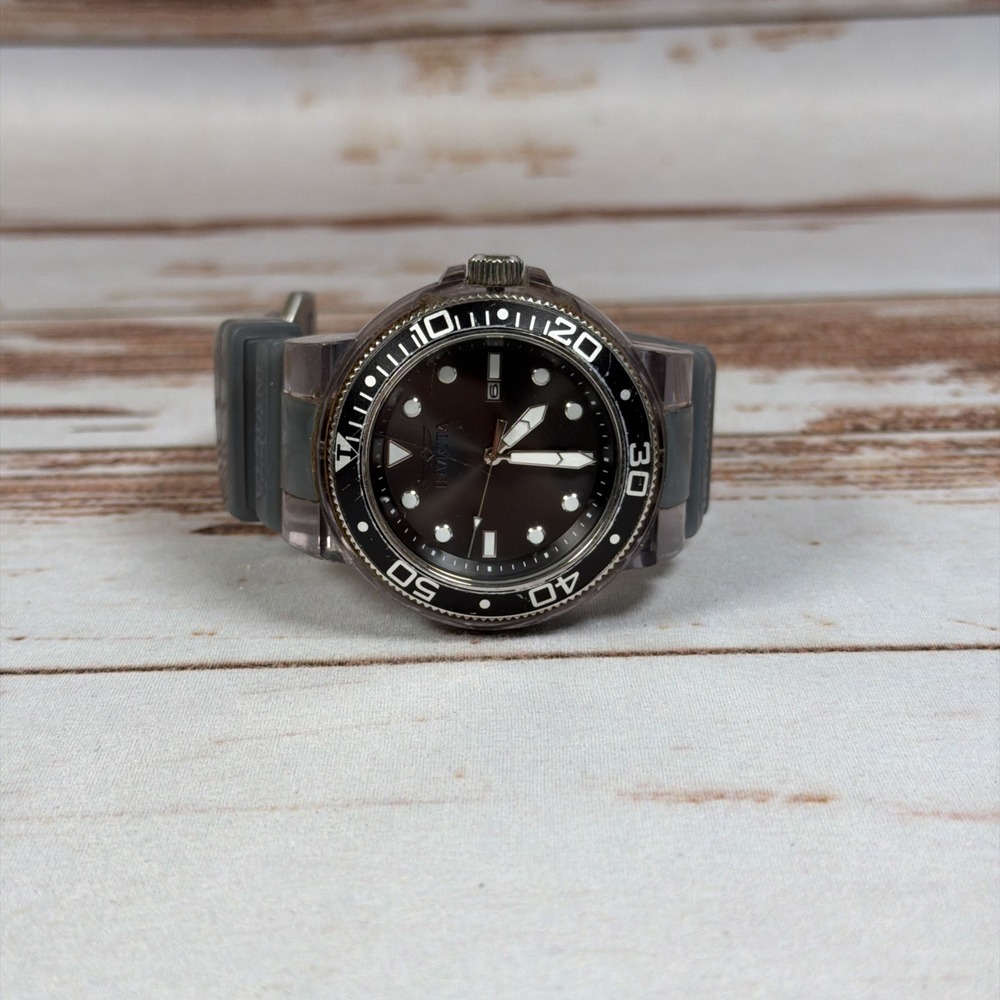Invicta Pro Diver 32330 Mens Watch Black Dial Gray Silicone Strap Needs Batt